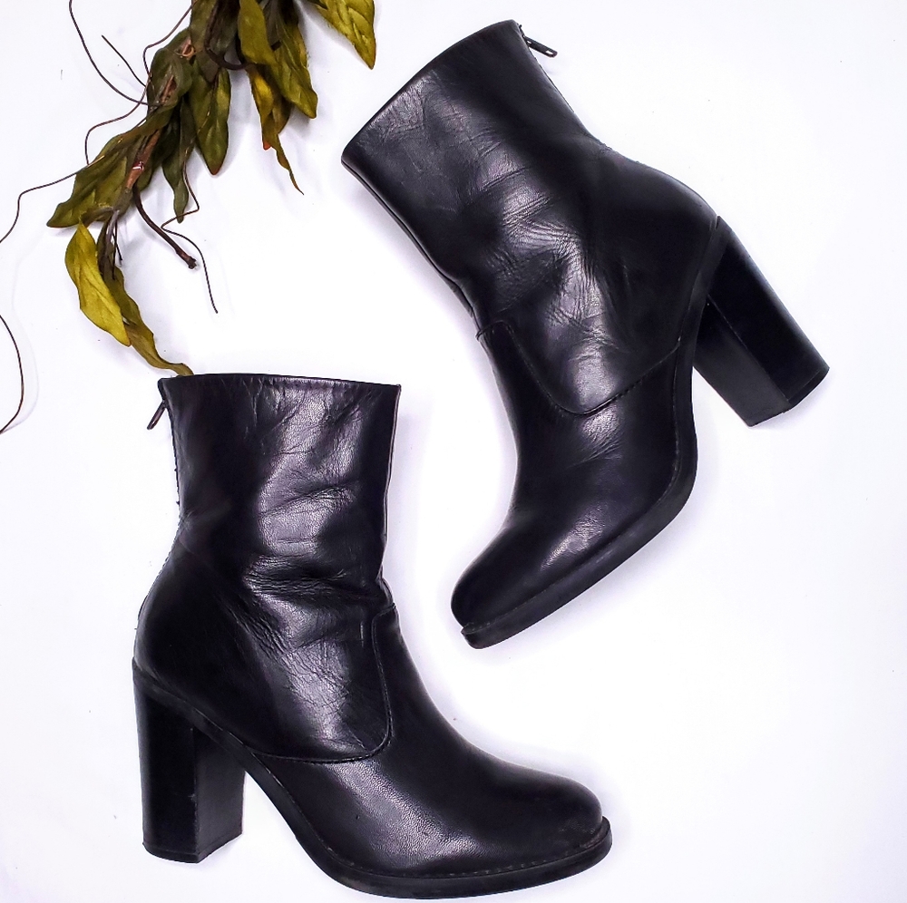 《Steve Madden》San Jose Heeled Zip Boots